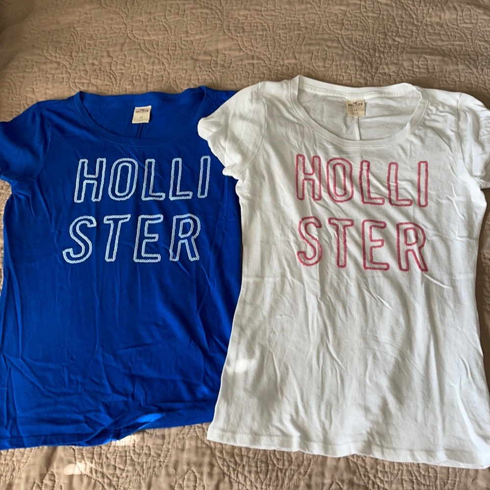 2 Hollister T-Shirts